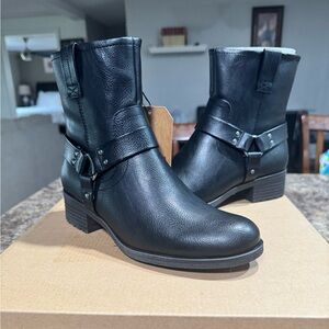 FRYE AND CO. Black Leather Buckle Boots